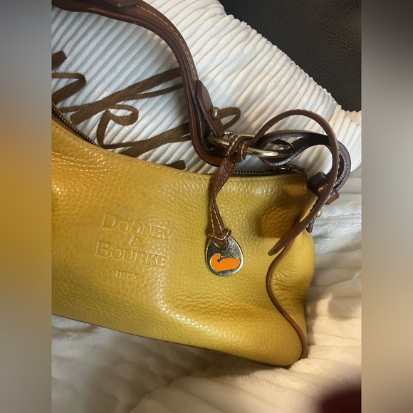 Dooney & Bourke Mustard and Chestnut Leather Bag - Picture 4 of 12
